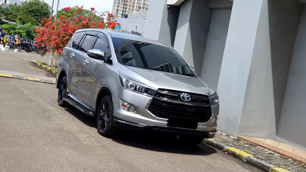 Toyota Kijang Innova Reborn Venturer 2.0 2TV 2018