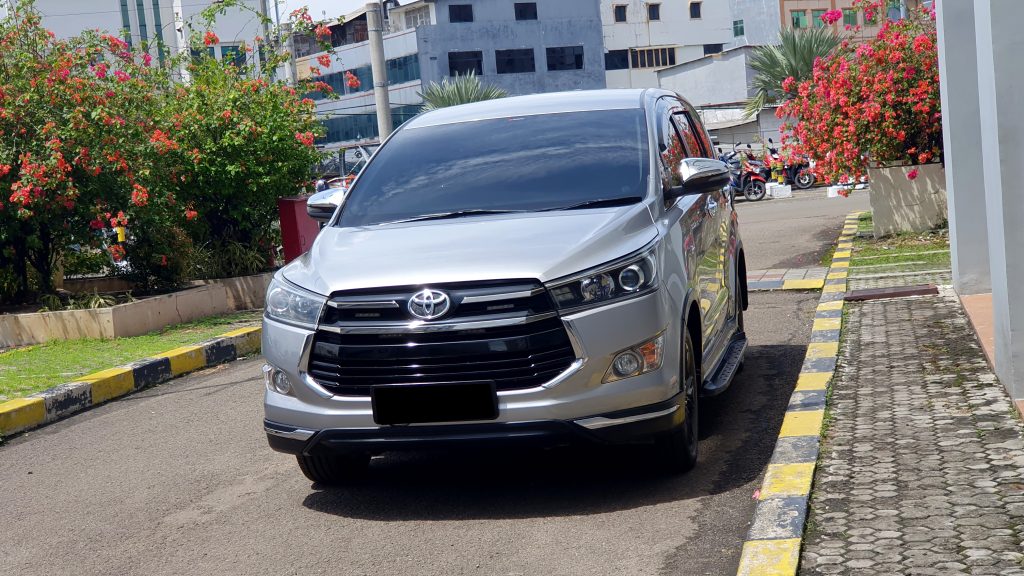 Toyota Kijang Innova Reborn Venturer 2.0 2TV 2018